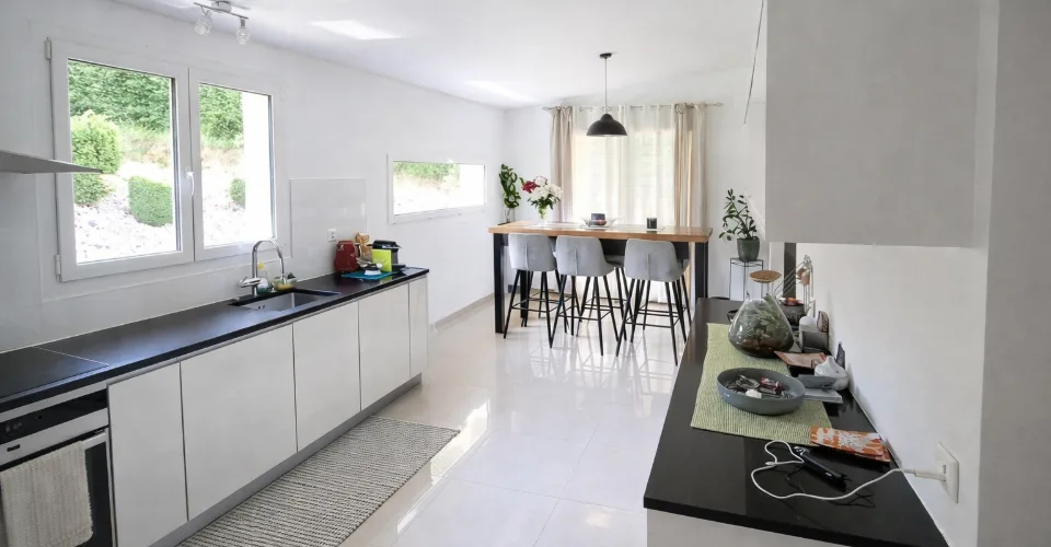 Une villa avec des colonnes, dans le Gibloux.. Oui oui, vous avez bien lu. – Foto 9 von 16