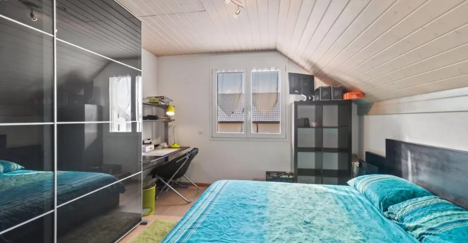 A deux pas d'Estavayer-le-Lac : villa avec piscine, sauna et 4 chambres sur 910 m² – photo 12 sur 13