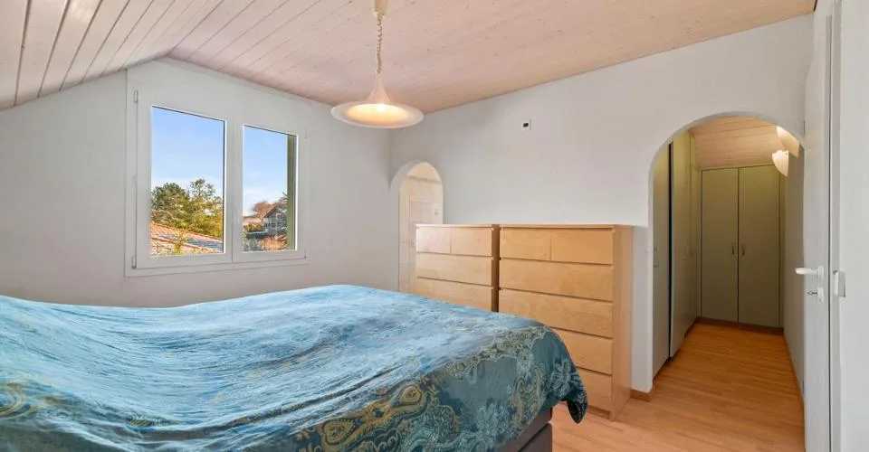 A deux pas d'Estavayer-le-Lac : villa avec piscine, sauna et 4 chambres sur 910 m² – photo 7 sur 13