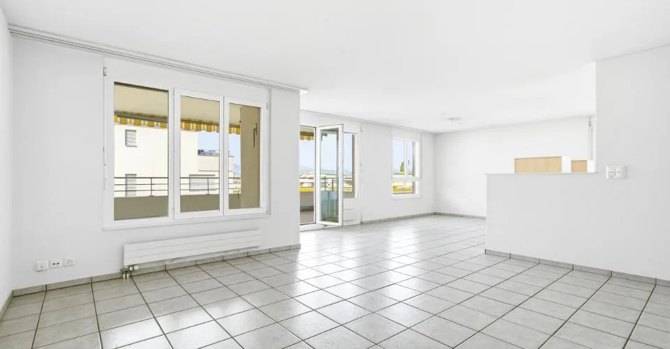 Family apartment with a far-reaching view - available for immediate occupancy – photo 5 of 13