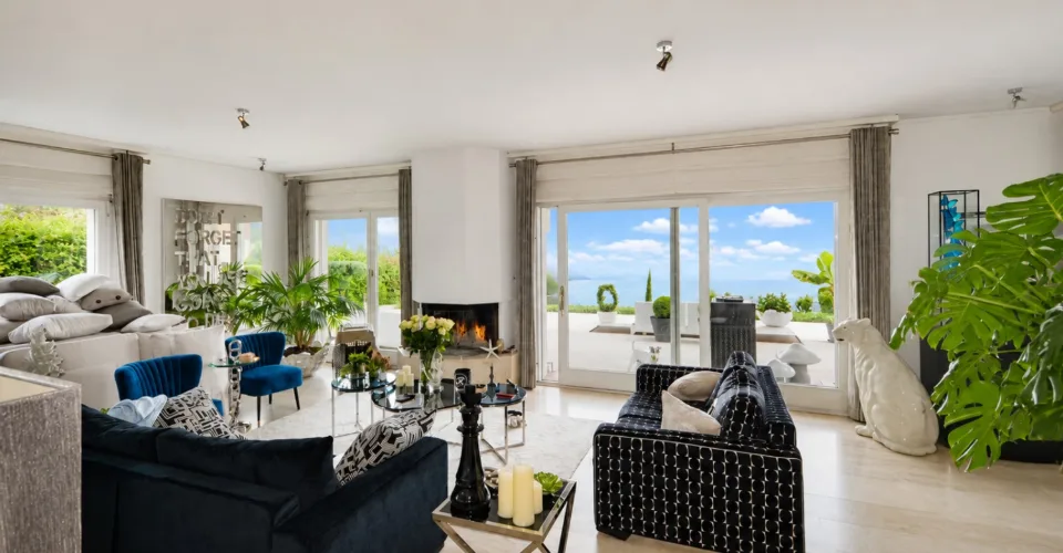 Une propriété unique composée de deux villas avec accès privatif au la – Foto 6 von 13