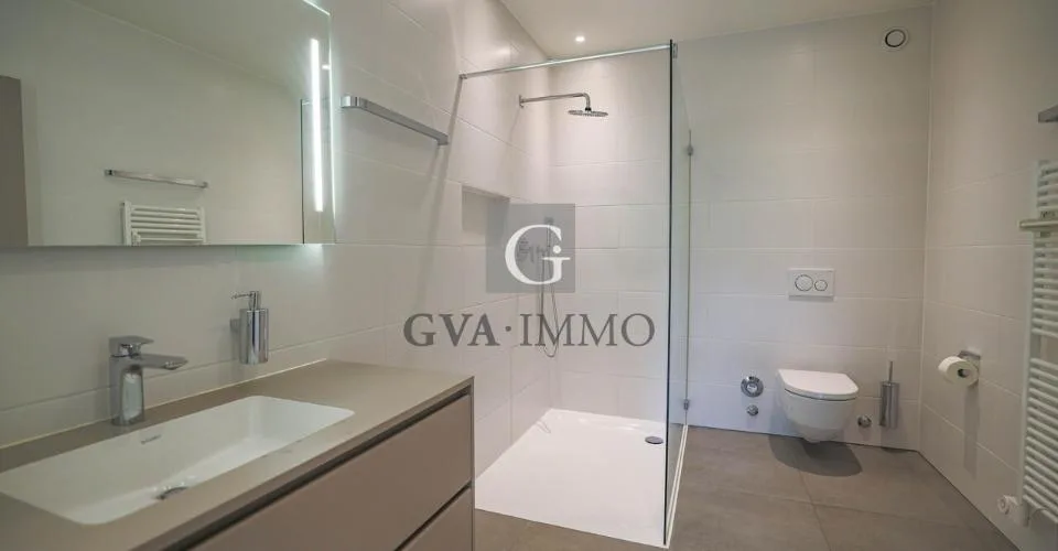 Élégant appartement avec vaste loggia, quartier Gradelle – Foto 11 von 12