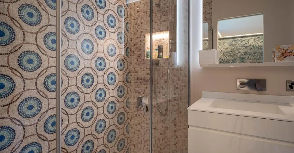 Lausanne Chailly, triplex de deux appartements avec 5 chambres en suites, 2 bureaux, jardin et piscine – Foto 11 von 18