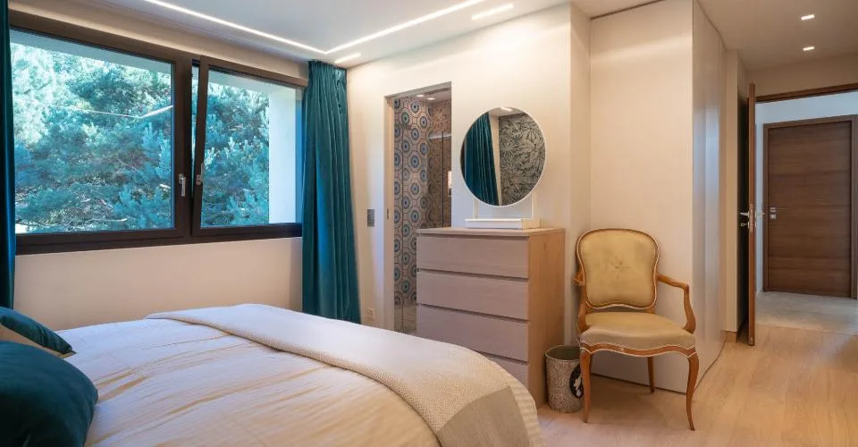 Lausanne Chailly, triplex de deux appartements avec 5 chambres en suites, 2 bureaux, jardin et piscine – Foto 10 von 18