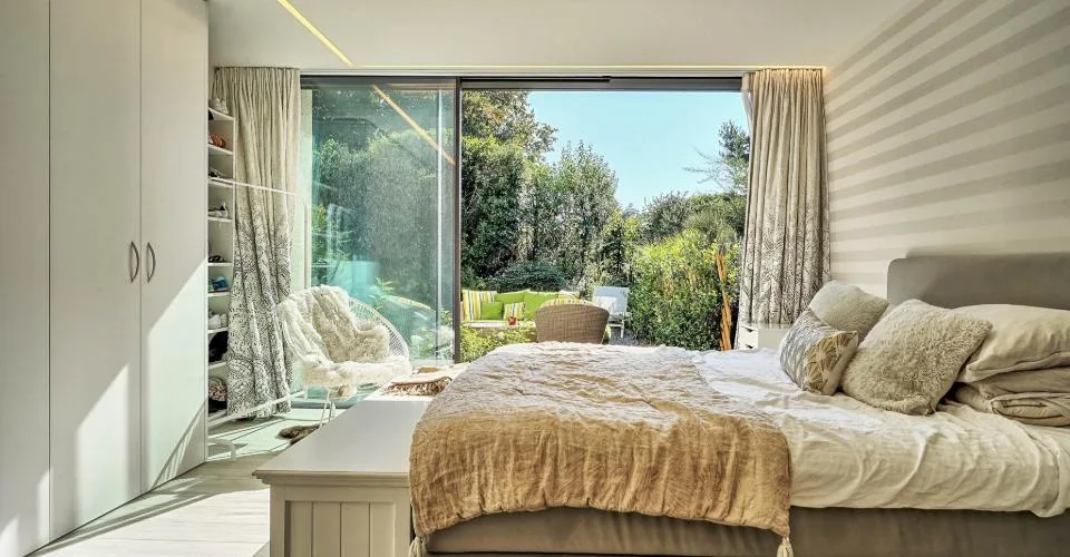 Lausanne Chailly, triplex de deux appartements avec 5 chambres en suites, 2 bureaux, jardin et piscine – Foto 17 von 18