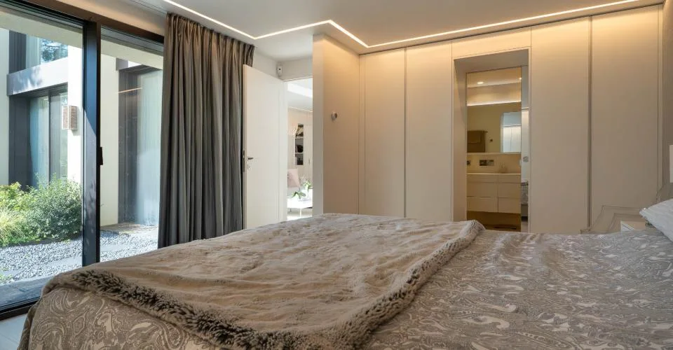 Lausanne Chailly, triplex de deux appartements avec 5 chambres en suites, 2 bureaux, jardin et piscine – Foto 15 von 18