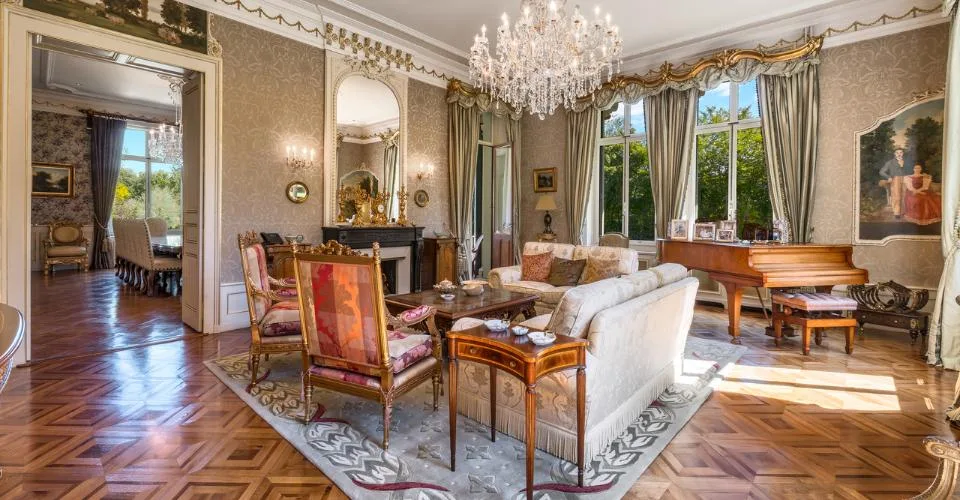 Exceptionnel Château du 19ème siècle et domaine de 9,5 hectares – foto 6 di 13