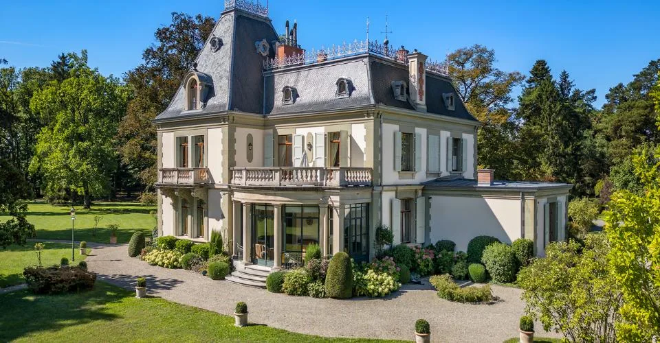 Exceptionnel Château du 19ème siècle et domaine de 9,5 hectares – foto 2 di 13