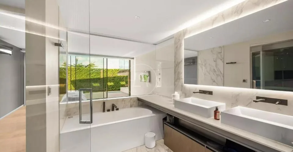 Villa contemporaine d'exception, vue et accès privé au lac,rive gauche – photo 9 of 12