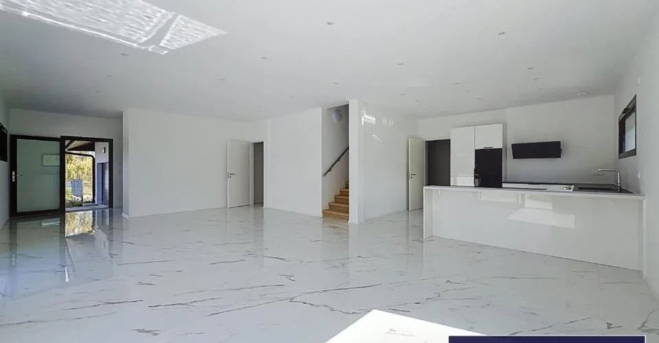 Maison vue lac et clocher à Nernier (France) – photo 4 sur 13