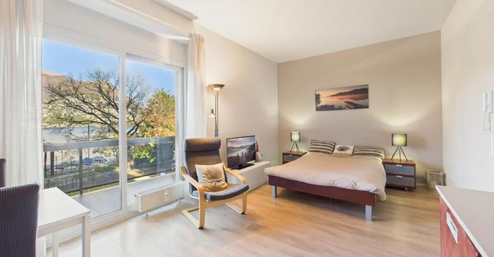 Paradiso: elegante 1.5 locali ristrutturato fronte lago, ideale anc... – Foto 13 von 24