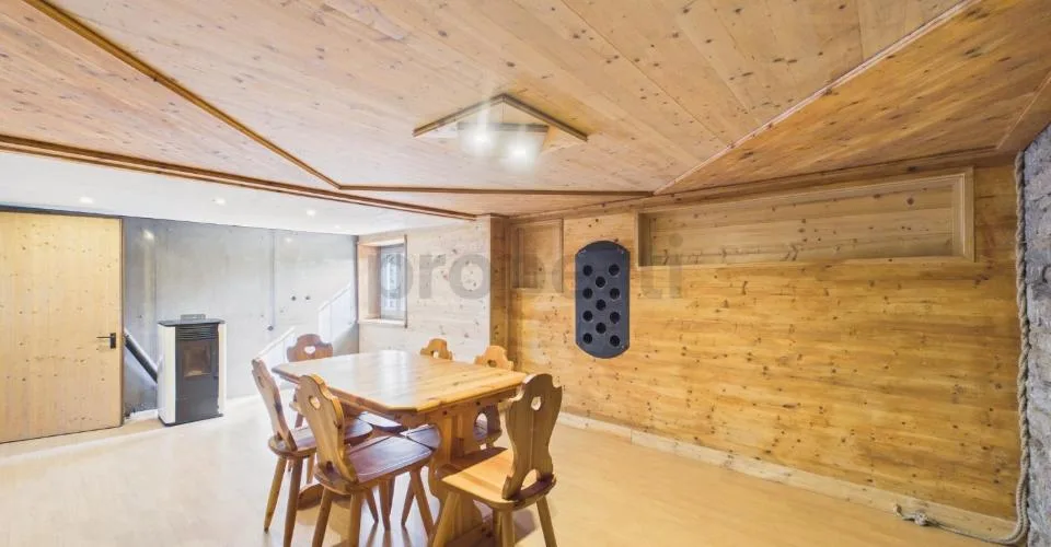 Elegantes Einfamilienhaus mit 4,5 Zimmern und Bergblick in Pollegio – Foto 18 von 25