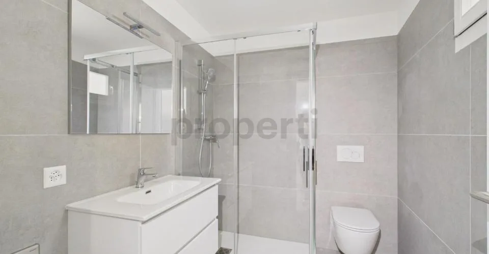 Moderne 3.5-Zimmer-Wohnung mit internem Parkplatz, Biasca – Foto 22 von 26