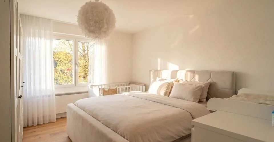 Top Moderne und Renovierte Wohnung mit Wintergarten-Balkon – photo 9 of 13