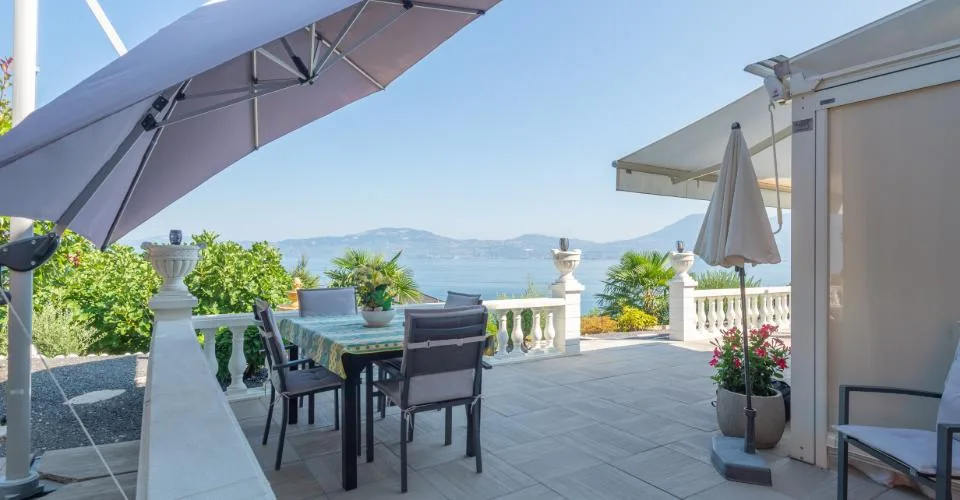VILLA AVEC VUE PANORAMIQUE SUR LE LÉMAN – foto 2 di 19