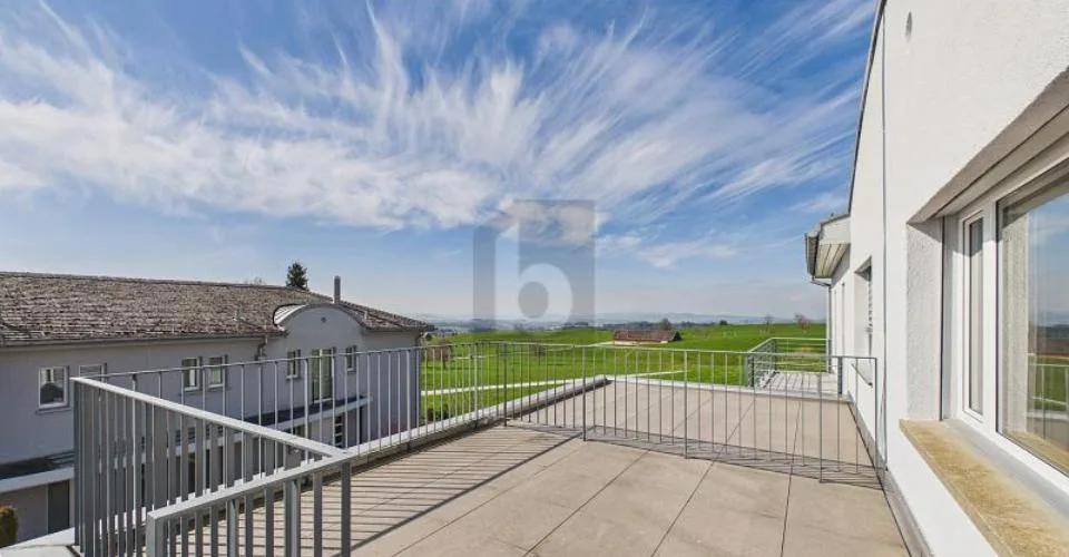 PANORAMA WITH LONG-DISTANCE VIEW IN A PREFERRED LOCATION – photo 7 of 12