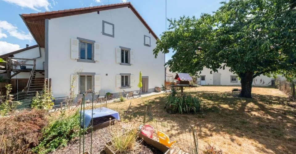 MAISON DE CARACTÈRE AVEC DEUX LOGEMENTS ET DÉPENDANCES – photo 6 sur 13