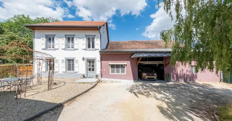 MAISON DE CARACTÈRE AVEC DEUX LOGEMENTS ET DÉPENDANCES – photo 5 sur 13