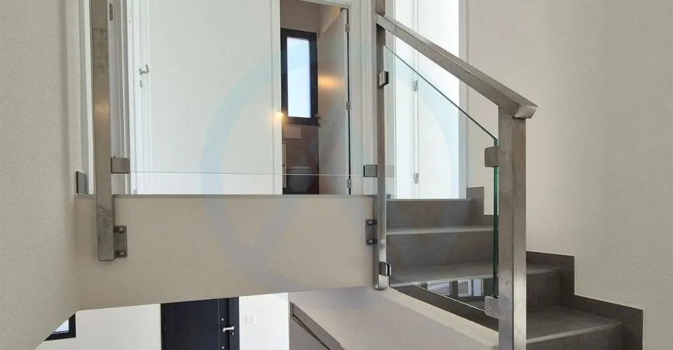 Magnifica villa bifamiliare con vista sulle montagne nelle alture di Sion – foto 8 di 26