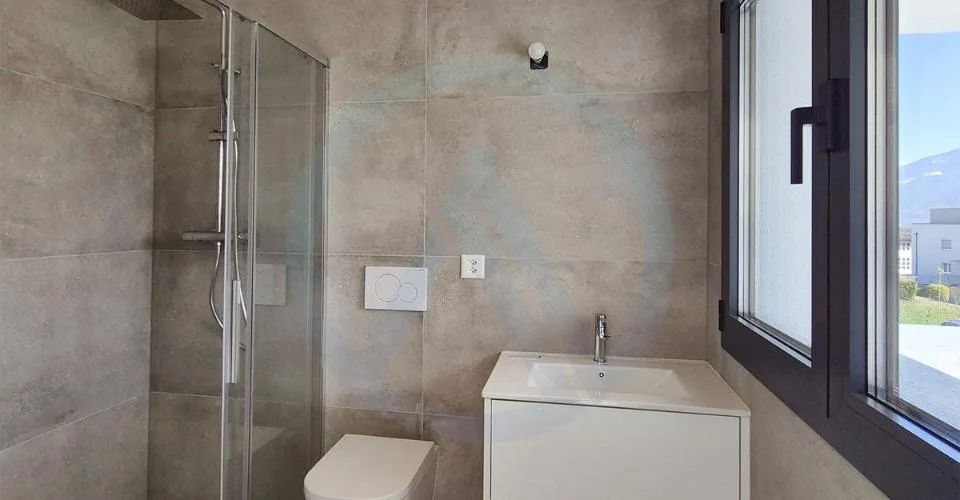 Magnifica villa bifamiliare con vista sulle montagne nelle alture di Sion – foto 11 di 26