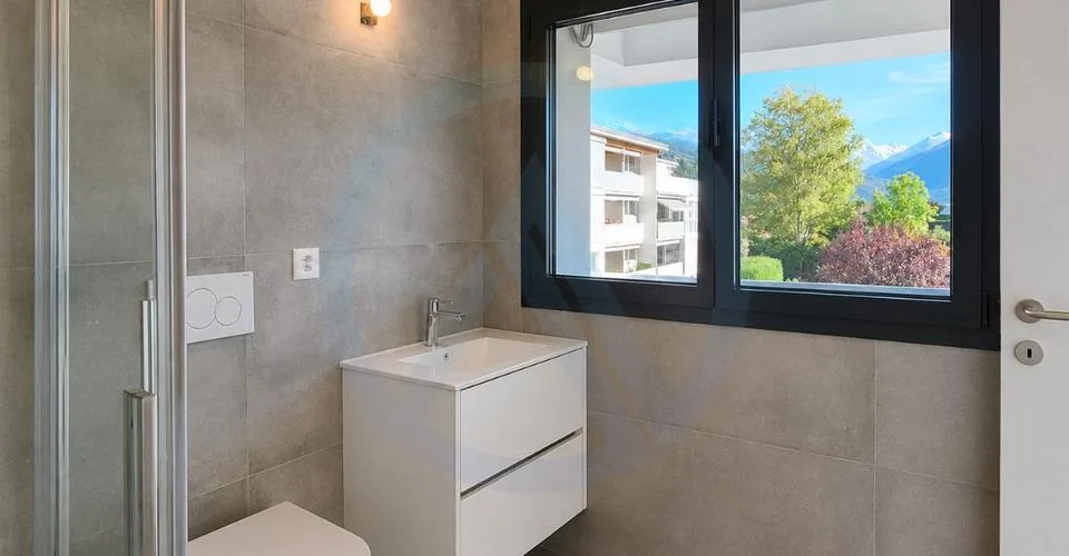Magnifica villa bifamiliare con vista sulle montagne nelle alture di Sion – foto 10 di 26