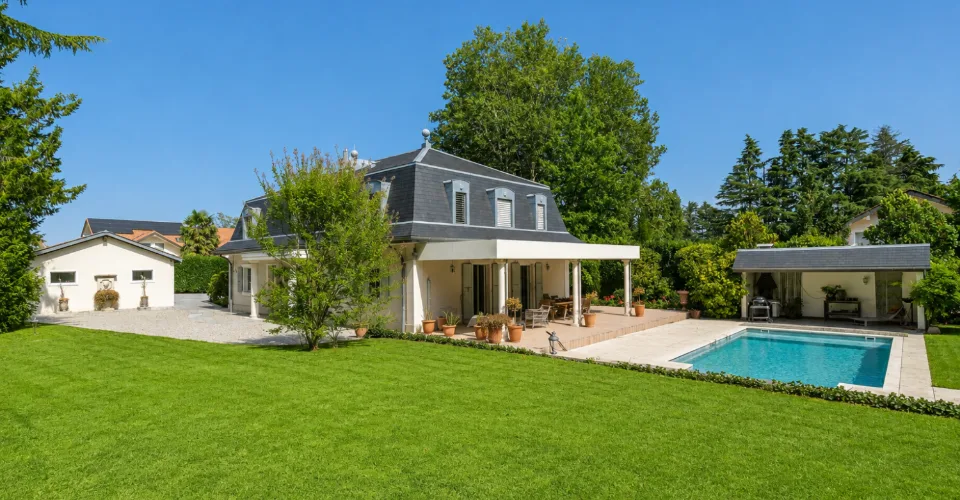 Rare – Belle villa de maître avec piscine et parc de 4’000 m² – photo 2 sur 25