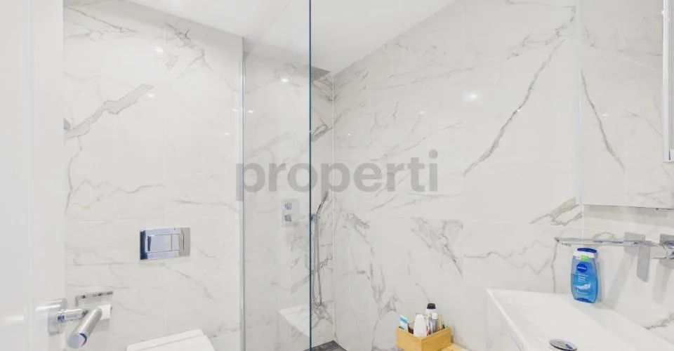Elegant 2.5-room apartment with exclusive interior in Oberterzen – photo 7 of 16