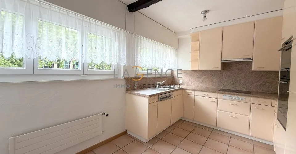 Appartamento di 5.5 locali con balcone, vista libera e giardino – foto 11 di 18