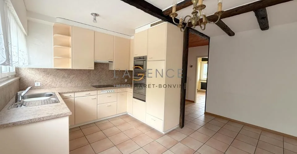 Appartamento di 5.5 locali con balcone, vista libera e giardino – foto 10 di 18