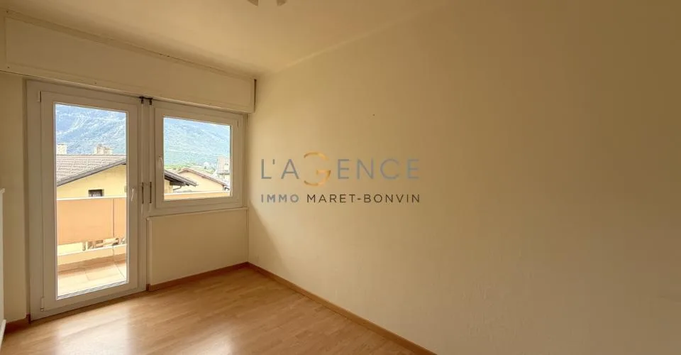 Appartamento di 5.5 locali con balcone, vista libera e giardino – foto 14 di 18