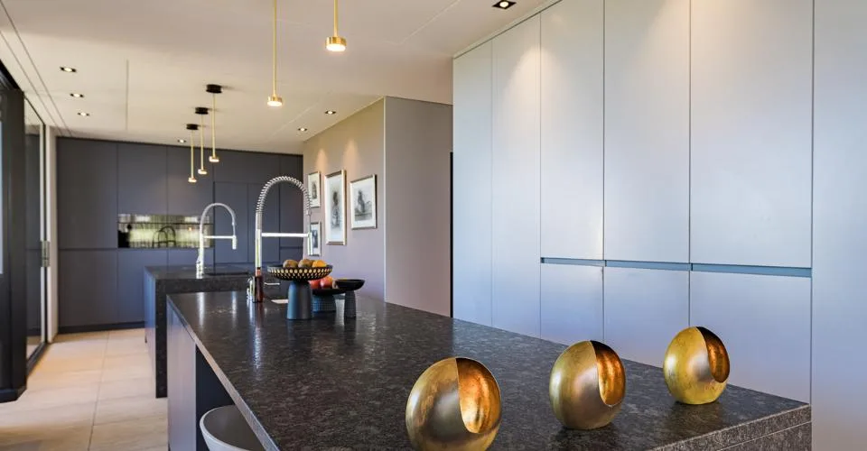 Außergewöhnliches Penthouse mit großer Terrasse & Dachterrasse