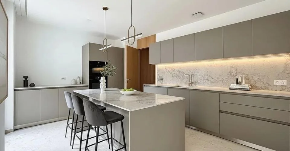 Elegante neue Duplexwohnung mit 6,5 Zimmern im Herzen von Genf – Foto 2 von 9