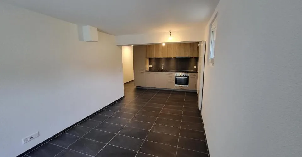 Appartement de 2 pièces sis au rez-inférieur
