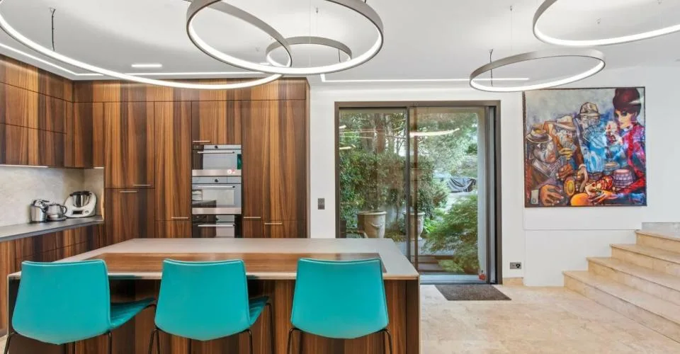 Eine der berühmtesten Adressen! Luxuriöses Anwesen im contemporary-Stil – Foto 20 von 26