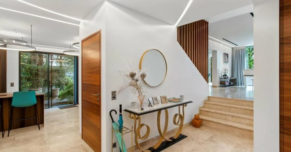 Eine der berühmtesten Adressen! Luxuriöses Anwesen im contemporary-Stil – Foto 19 von 26