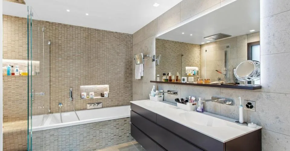 Eine der berühmtesten Adressen! Luxuriöses Anwesen im contemporary-Stil – Foto 25 von 26