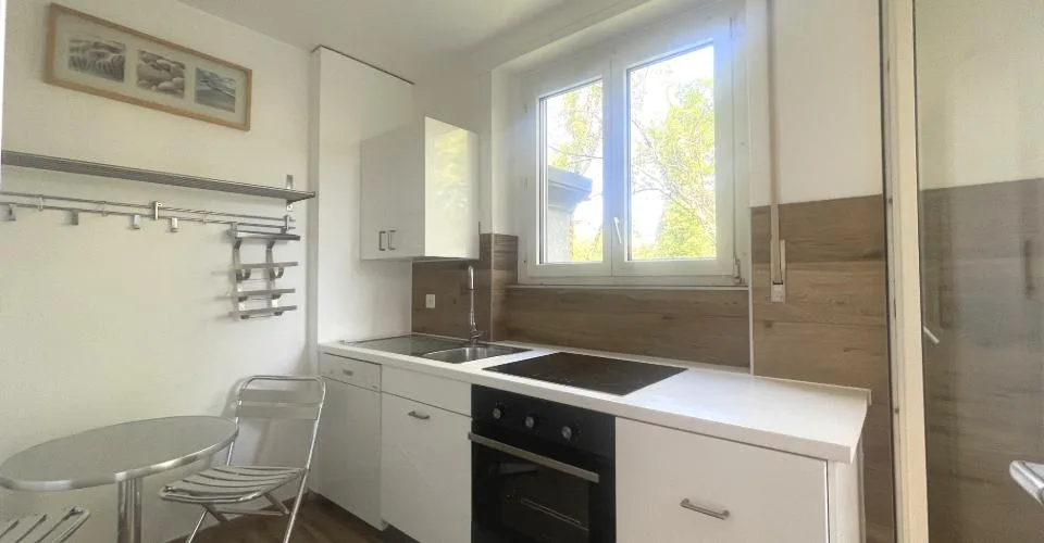 Meublé - Magnifique 2.5 p. 50 m2 – Foto 6 von 12