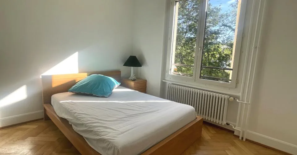 Meublé - Magnifique 2.5 p. 50 m2 – Foto 9 von 12