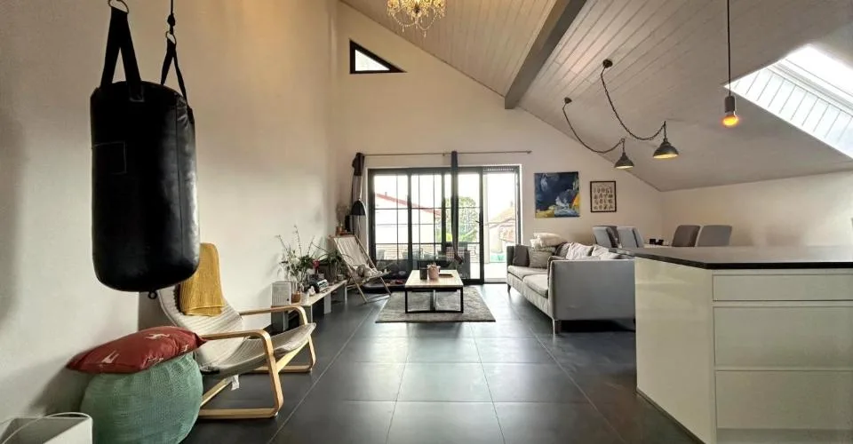 Magnifique appartement de 3,5 pièces au 2ème étage à Longirod