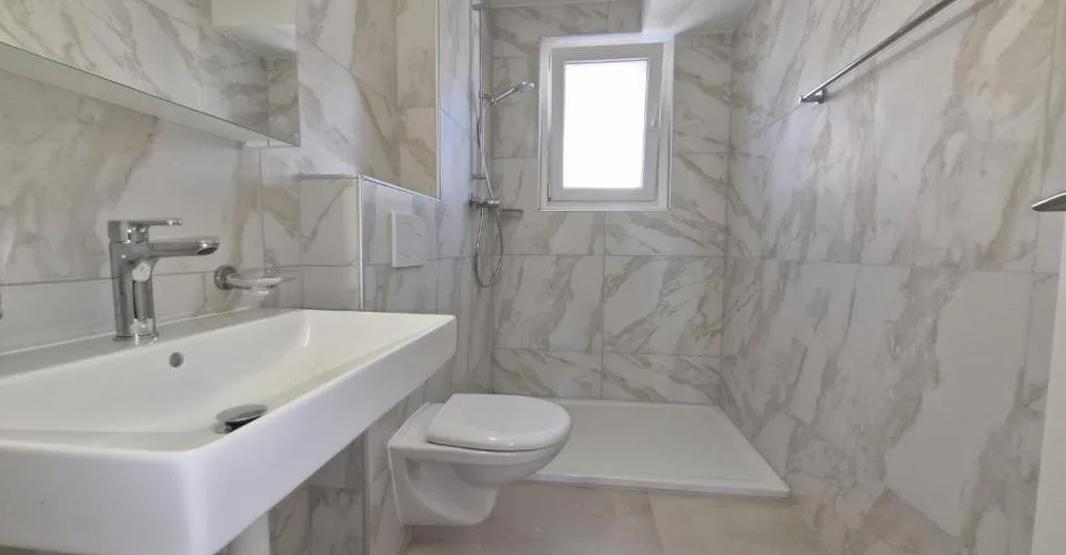 Entièrement rénové ! 4.5 pièces au 1er étage – foto 6 di 6