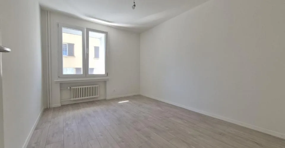 Entièrement rénové ! 4.5 pièces au 1er étage – foto 4 di 6