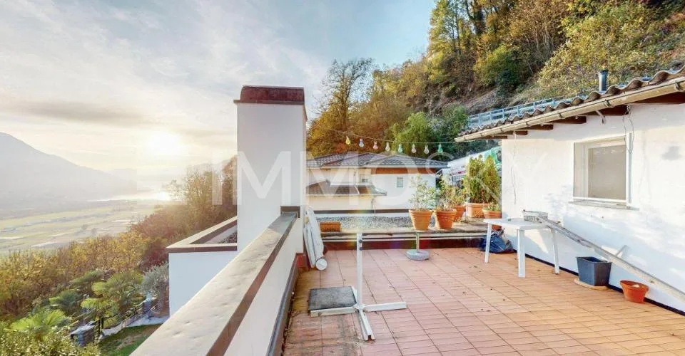 Dominando dall'alto con vista imprendibile in zona soleggiata – foto 10 di 10