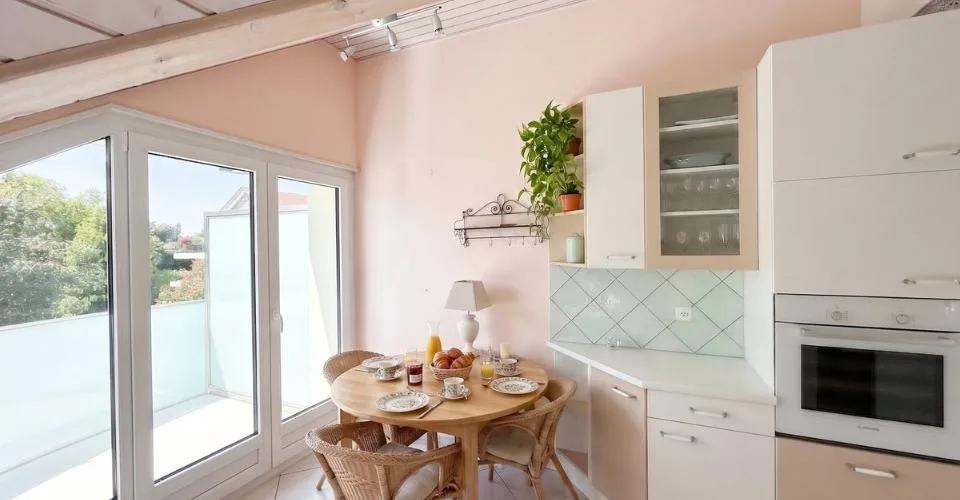 Duplex lumineux et au calme au coeur de Terre Sainte – photo 20 sur 24