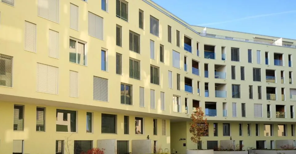 Appartement de 3.5 pièces en attique à louer à Fribourg ! – photo 2 of 10
