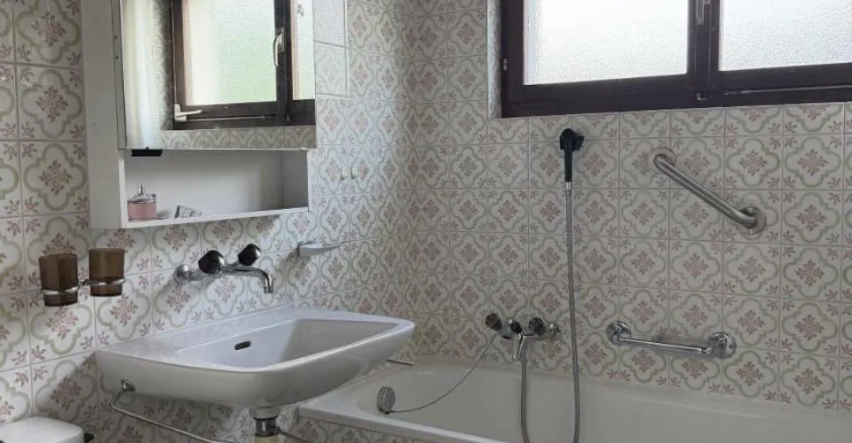 Schönes 6,5-Zimmer-Haus zum Renovieren im Zentrum von Bassecourt zu verkaufen – Foto 4 von 13