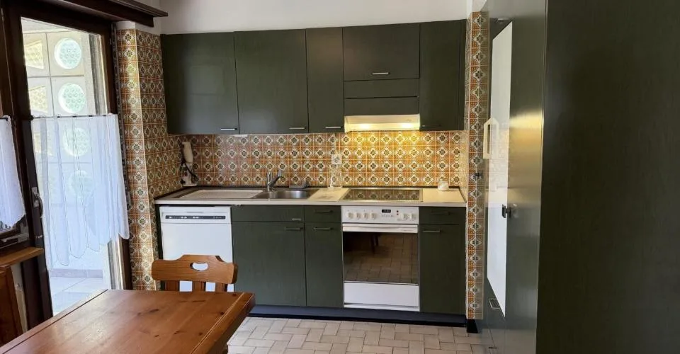 Schönes 6,5-Zimmer-Haus zum Renovieren im Zentrum von Bassecourt zu verkaufen – Foto 2 von 13