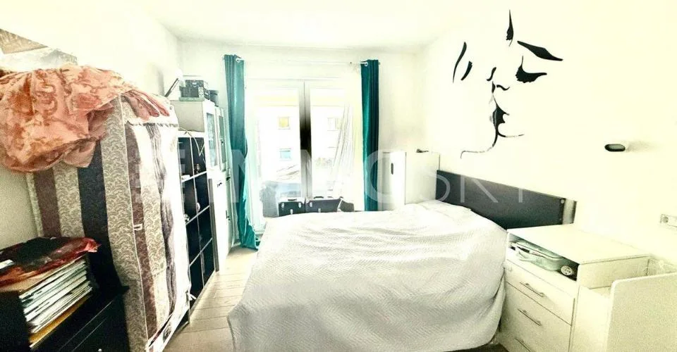 Zentrale Lage mit nahegelegenen Dienstleistungen – Foto 4 von 10