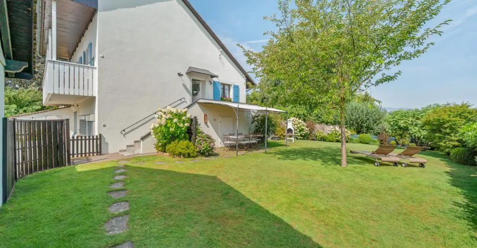 DUPLEX VON CHARME UND SEIN PRIVATER GARTEN, 5 MINUTEN VON MORGES – Foto 2 von 8