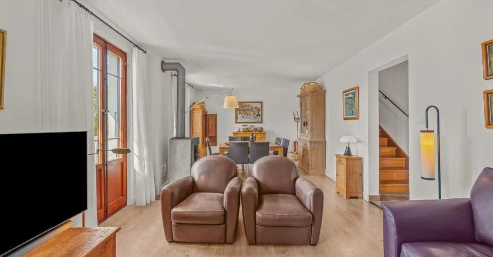DUPLEX VON CHARME UND SEIN PRIVATER GARTEN, 5 MINUTEN VON MORGES – Foto 5 von 8