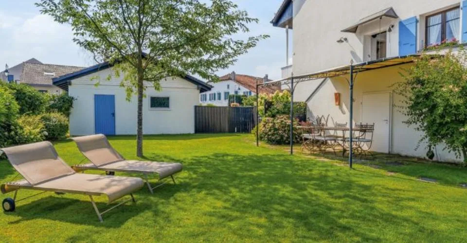 DUPLEX VON CHARME UND SEIN PRIVATER GARTEN, 5 MINUTEN VON MORGES – Foto 8 von 8
